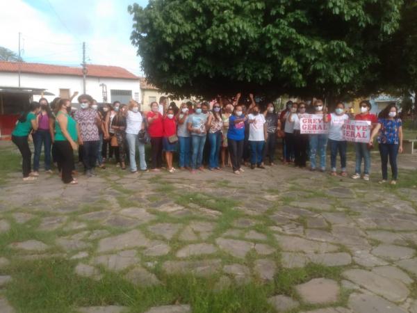 Trabalhadores da Educação em greve fazem manifestação em Floriano(Imagem:FlorianoNews)