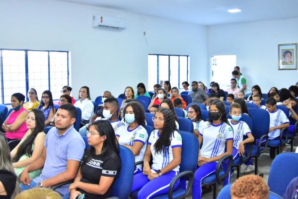 Vereadores acompanham premiação de projetos ambientais realizados em Floriano(Imagem:Reprodução)