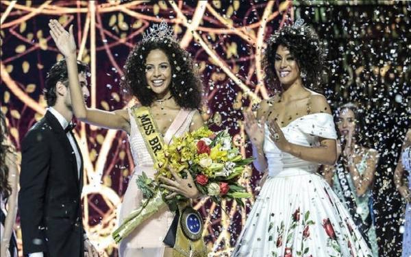 Monalysa Ancantara durante coroação do Miss Brasil, no ano de 2017(Imagem:Rafael Cusato)