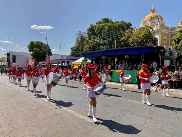 Desfile 7 de Setembro em Floriano (Imagem: Werlley Barbosa/TV Clube)