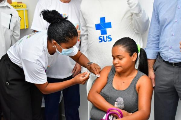 Floriano: População comparece ao Dia D de Vacinação contra a Gripe.(Imagem:Secom)
