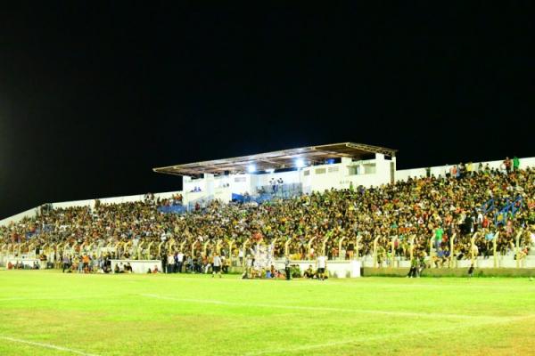 Estádio lotado e decisão acirrada marcam grande final da Copa Floriano 2025(Imagem:Secom)