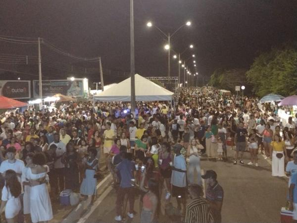 Réveillon da Cidade atraiu milhares de pessoas à avenida Beira-Rio(Imagem:FlorianoNews)