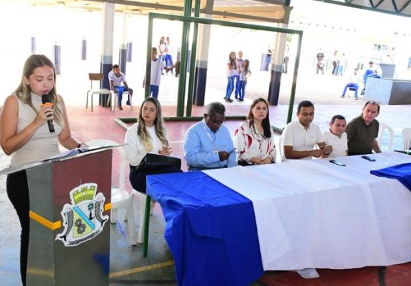 Prefeito Antônio Reis participa da entrega de 192 dispositivos do programa