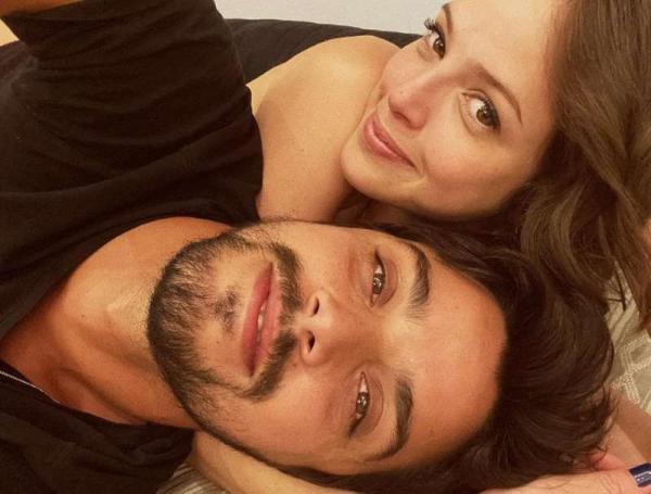 Agatha Moreira e Rodrigo Simas testam positivo para Covid-19(Imagem:Reprodução)