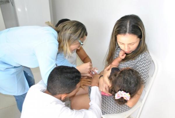 FAESF participa da campanha de Vacinação contra Influenza em Floriano.(Imagem:FAESF)