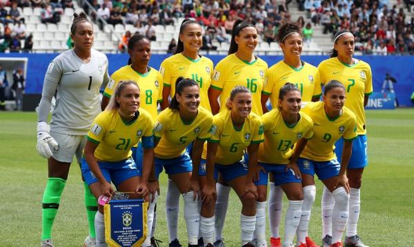 Brasil tem GT para ser candidato à sede da Copa de Futebol Feminino(Imagem:Denis Balibouse/Reuters/Direitos Reservados)