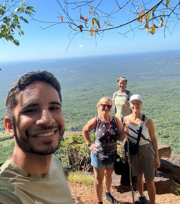Guia de turismo com turistas em Pedro II.(Imagem:Arquivo pessoal)