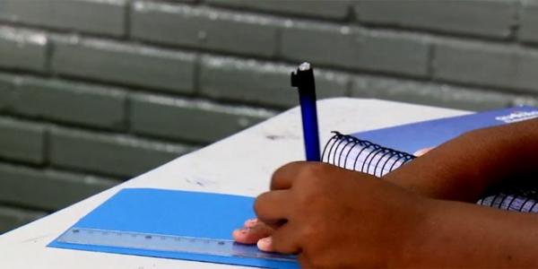 Corte no MEC pode tirar R$ 1 bilhão da educação básica e atingir também livros didáticos(Imagem:Reprodução)