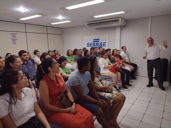 SEBRAE Regional de Floriano promove palestra sobre o impacto da política econômica atual(Imagem:FlorianoNews)