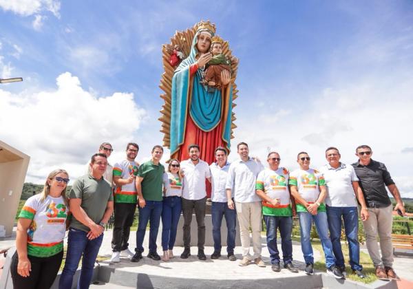 Ciro inaugura obras em Dom Expedito Lopes e anuncia recursos.(Imagem:Ascom)