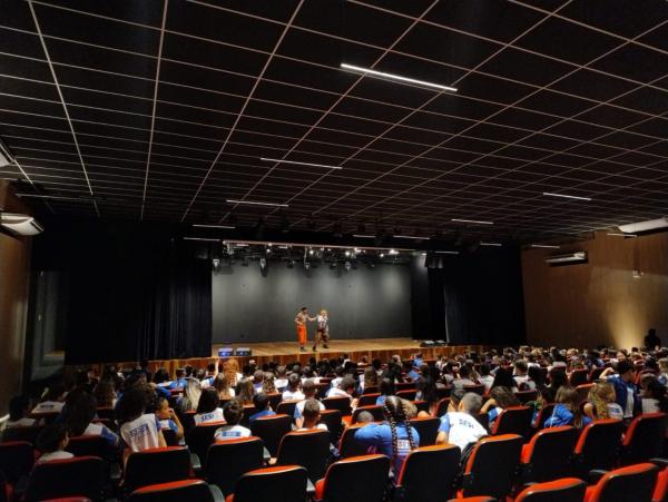 Com capacidade para 322 pessoas sentadas, o espa&ccedil;o &eacute; palco para pe&ccedil;as, shows, espet&aacute;culos de dan&ccedil;a, circo e at&eacute; aulas.(Imagem:Divulga&ccedil;&atilde;o)