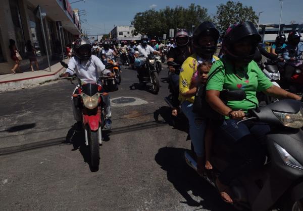 Servidores públicos realizam manifestação por reajuste salarial, em Floriano.(Imagem:FlorianoNews)