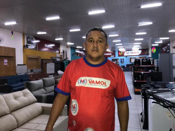 Genilson Silva, gerente da loja Vamol.(Imagem:FlorianoNews)