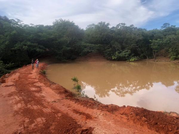 Prefeitura de Floriano recupera açudes e barragens em risco de rompimento na zona rural.(Imagem:Secom)