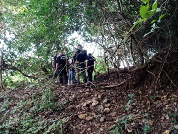 Polícia procura corpo de adolescente em matagal na Zona Sudeste de Teresina.(Imagem:Fernando Oliveira/g1 PI)