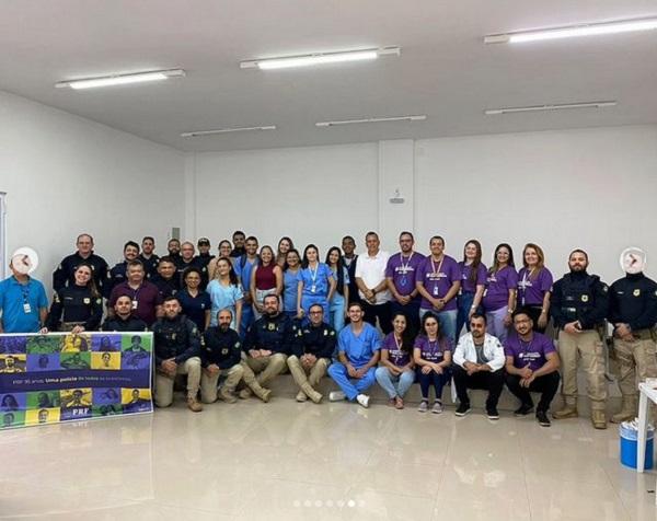 Polícia Rodoviária Federal e Secretaria Municipal de Saúde de Floriano promovem ação de saúde para caminhoneiros.(Imagem:Reprodução/Instagram)