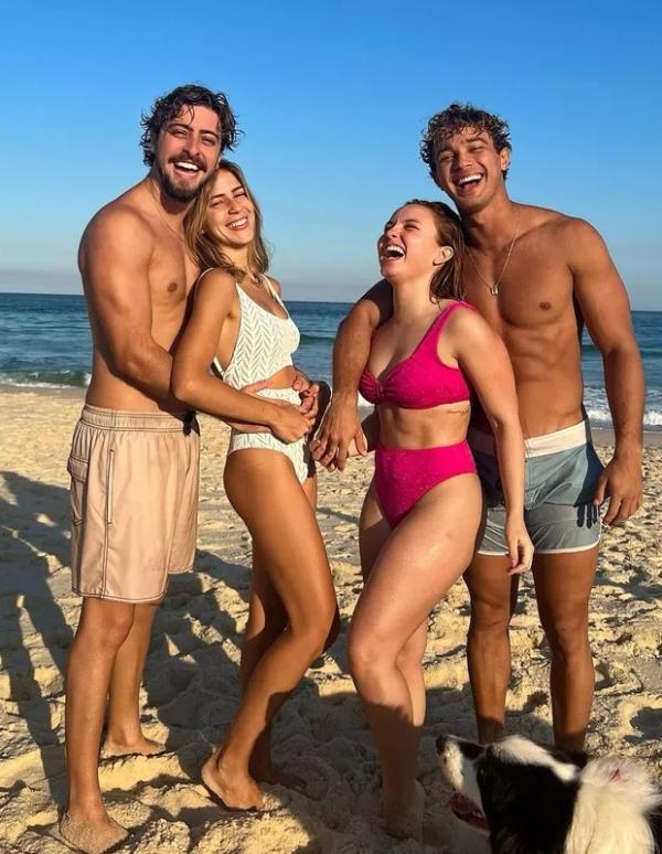 Eike Duarte, Natalia Vivacqua, Larissa Manoela e André Luiz Frambach.(Imagem:Reprodução/Instagram)