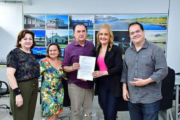 Prefeito de Floriano recebe representantes do SEBRAE para discutir desenvolvimento do turismo na cidade.(Imagem:Reprodução/Instagram)