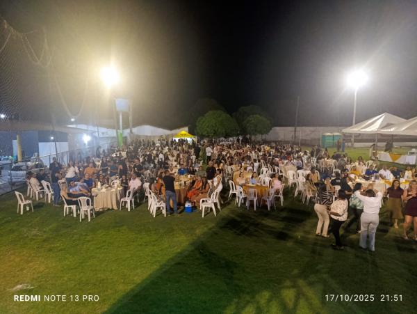 Prefeitura de Barão de Grajaú realiza noite especial em homenagem aos professores.(Imagem:FlorianoNews)