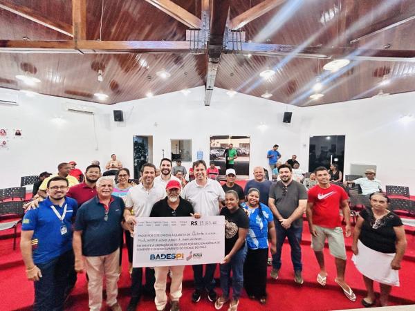 Mais de R$ 85 mil foram liberados para pequenos produtores das áreas de bovinocultura, avicultura, suinocultura e piscicultura no município.(Imagem:Laurivânia Fernandes)