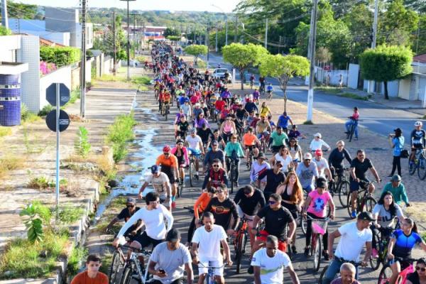 128 anos: Tradicional Passeio Ciclístico de aniversário dá show de participação em Floriano(Imagem:Secom)
