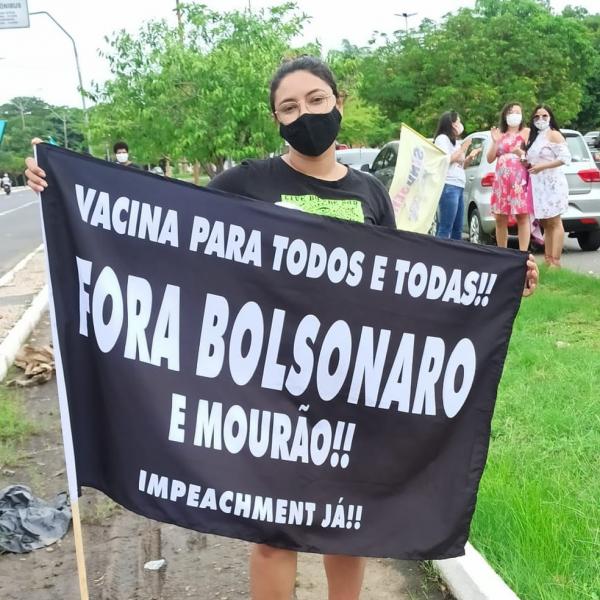 Manifestantes fazem ato a favor da vacina e contra Bolsonaro em Teresina(Imagem:Aline Moreira )