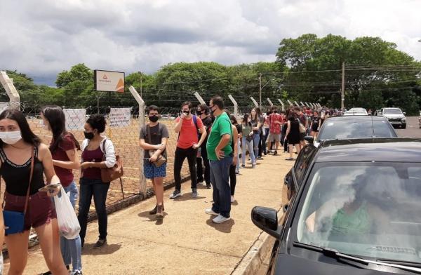 ?O problema é o calor, ainda mais em Ribeirão Preto. Vou beber água pra ver se facilita. Na Unicamp, fecharam a sala e deixaram o ar-condicionado ligado, aí não prejudicou em nada?(Imagem:Reprodução)