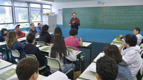 Piso dos professores teria reajuste de apenas R$ 18 em 2026;governo promete mudar regra(Imagem:Reprodu&ccedil;&atilde;o)