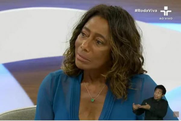 Gloria Maria não participou da Retrospectiva de 2022 da Globo, ao lado de Sandra Annemberg. Essa é a segunda vez que ela deixa o posto para cuidar da saúde. Em 2019, Gloria foi dia(Imagem:Reprodução)