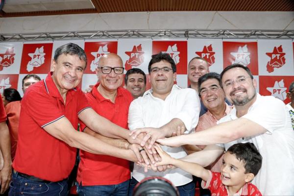 Governador Rafael Fonteles e membros do PT participam de evento em Teresina.(Imagem:Divulgação/ ascom)