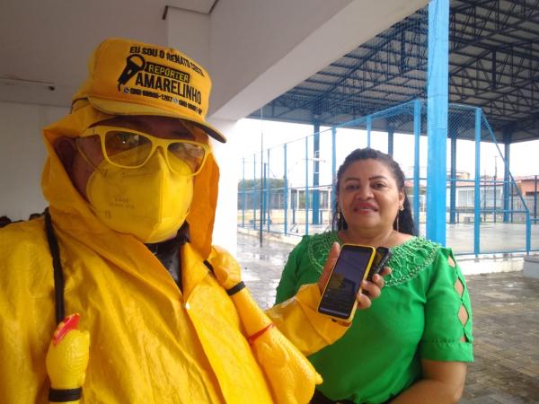 Repórter Amarelinho e a professora Hildágia Araújo(Imagem:FlorianoNews)