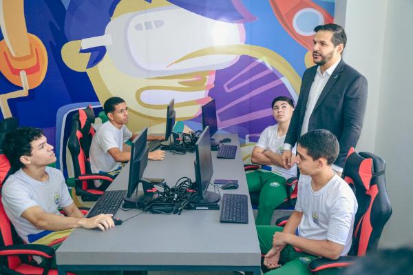 Governador inaugura Escola de Tecnologia em Teresina que vai beneficiar quase 3 mil estudantes com cursos na &aacute;rea digital(Imagem:Divulga&ccedil;&atilde;o)