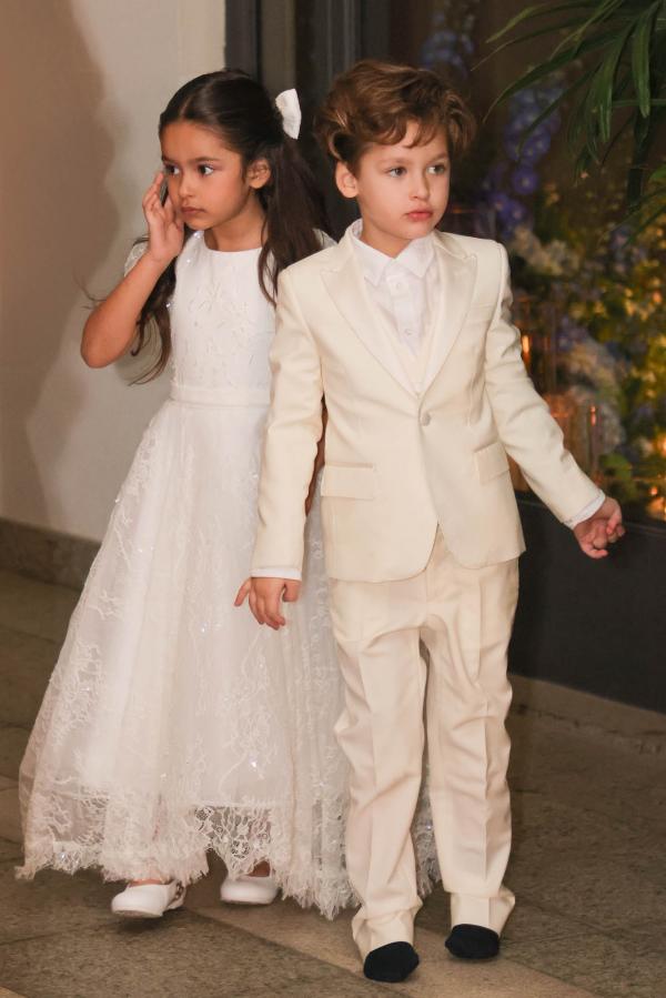 Filhos de Eder Militão e Tainá Castro aparecem juntos no casamento dos pais em São Paulo(Imagem:Reprodução)