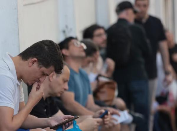 Movimenta&ccedil;&atilde;o de candidatos antes da abertura dos port&otilde;es para a realiza&ccedil;&atilde;o das provas do Concurso Nacional Unificado (CNU) 2025.(Imagem:WERTHER SANTANA/ESTAD&Atilde;O CONTE&Uacute;DO)