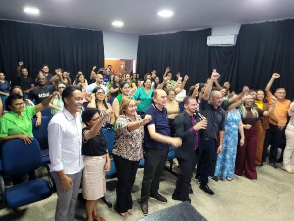 Prefeitura de Floriano em parceria com Associa&ccedil;&atilde;o Brincantes lan&ccedil;a projetos educacionais voltados &agrave; rede municipal de ensino.(Imagem:Secom)