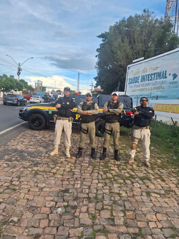 Opera&ccedil;&atilde;o conjunta entre PMPI e PRF refor&ccedil;a fiscaliza&ccedil;&atilde;o de tr&acirc;nsito em Floriano.(Imagem:Divulga&ccedil;&atilde;o/PM)