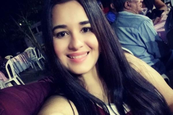 Jade Nascimento, de 28 anos, morreu vítima da Covid-19 nesse domingo (2), em Teresina.(Imagem: Arquivo pessoal)