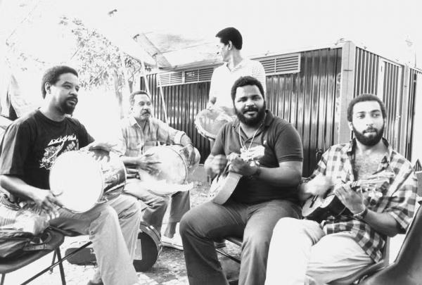 Arlindo Cruz, no Fundo de Quintal.(Imagem:Nem de Tal/Estadão Conteúdo)
