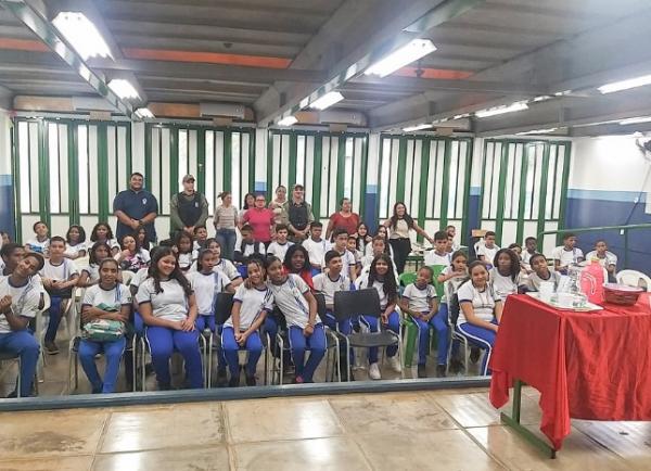 3º BPM promove palestra sobre respeito e disciplina em escola municipal de Floriano(Imagem:Reprodução/Instagram)