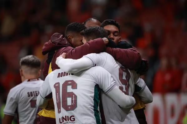 Fluminense comemora a vitória sobre o Inter.(Imagem:Maxi Franzoi/AGIF)