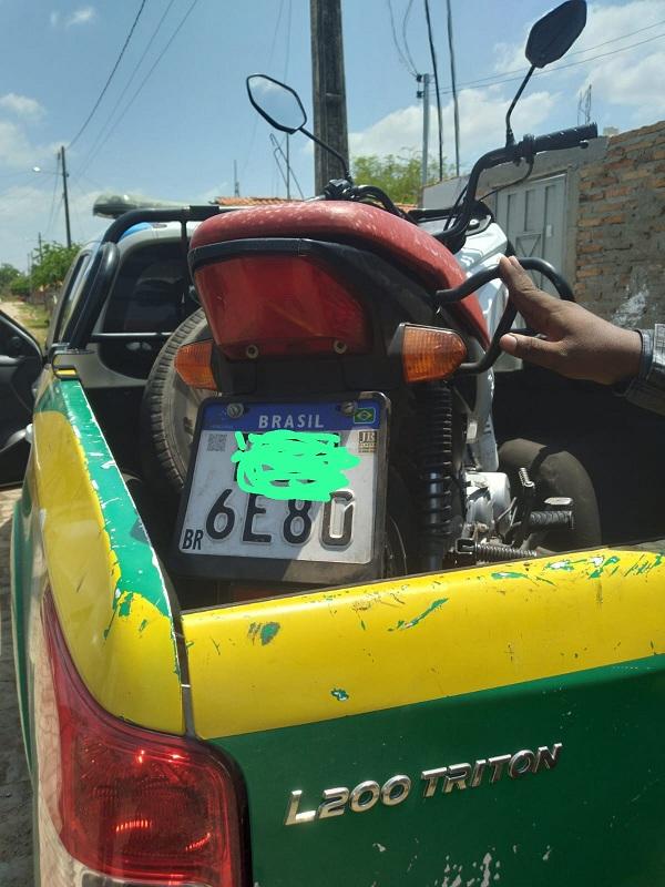 Polícia Militar apreende motocicleta suspeita de envolvimento em assaltos em Floriano.(Imagem:Divulgação)