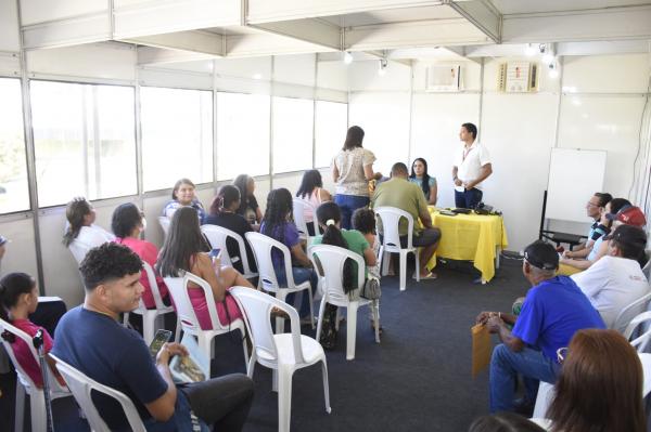 A feira de serviços teve milhares de atendimentos.(Imagem:Francisco Gilásio)