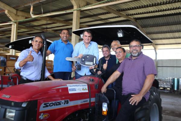 Ciro Nogueira entrega máquinas e equipamentos e beneficia população de 21 municípios(Imagem:Ascom)