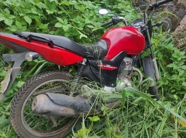 Casal tem motocicleta roubada em Floriano, mas veículo é recuperado pela Força Tática.(Imagem:Reprodução/Instagram)