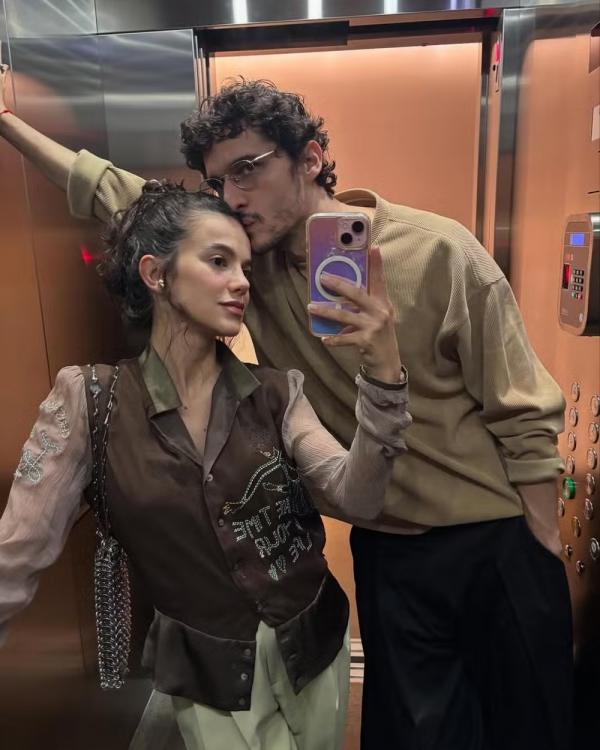 Jullio Reis e Manu Gavassi em primeiro