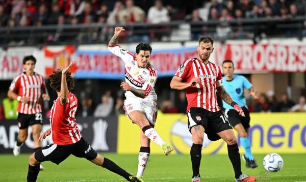Libertadores: Flamengo segura empate com Estudiantes na Argentina.(Imagem:REUTERS/RODRIGO VALLE/DIREITOS RESERVADOS)
