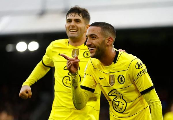  Pulisic e Ziyech são dois do jogadores do Chelsea que podem ser vendidos na próxima janela de transferências.(Imagem:Reuters/Andrew Boyers )