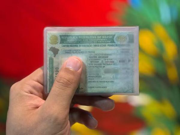 Carteira Nacional de Habilita&ccedil;&atilde;o (CNH).(Imagem:Crystofher Andrade/g1)