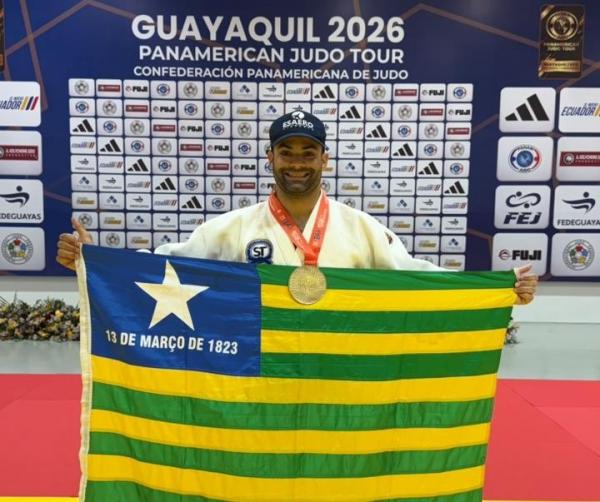 Outros dois atletas piauienses tamb&eacute;m subiram ao p&oacute;dio: Pedro Bento com a prata e Assis J&uacute;nior garantiu o bronze.(Imagem:Ascom Secepi)